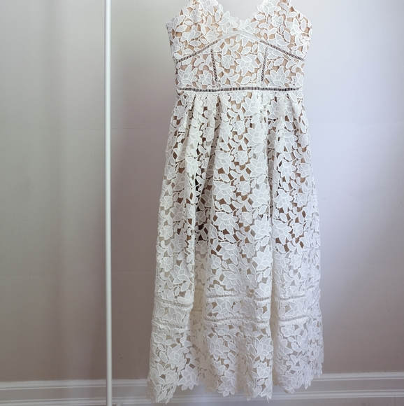 Ivory Azaelea Guipure Lace Dress - Picture 3 of 5